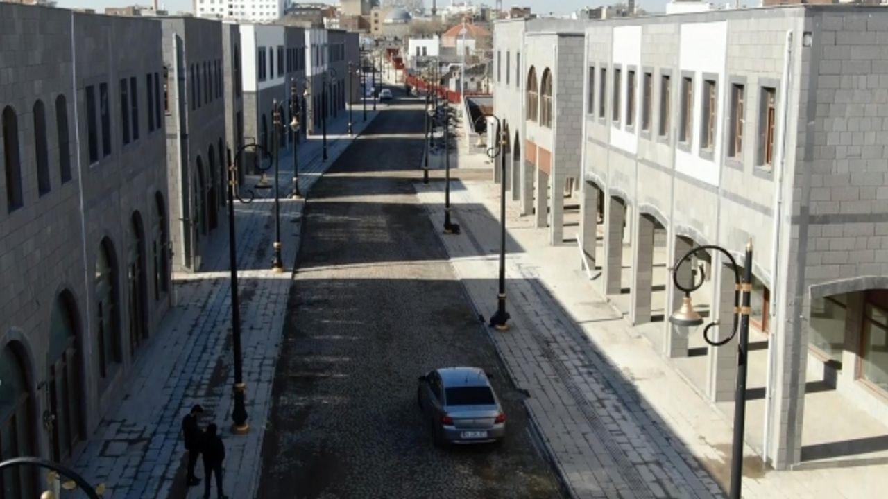 Diyarbakır'da 52 dükkan kiralamaya sunuldu