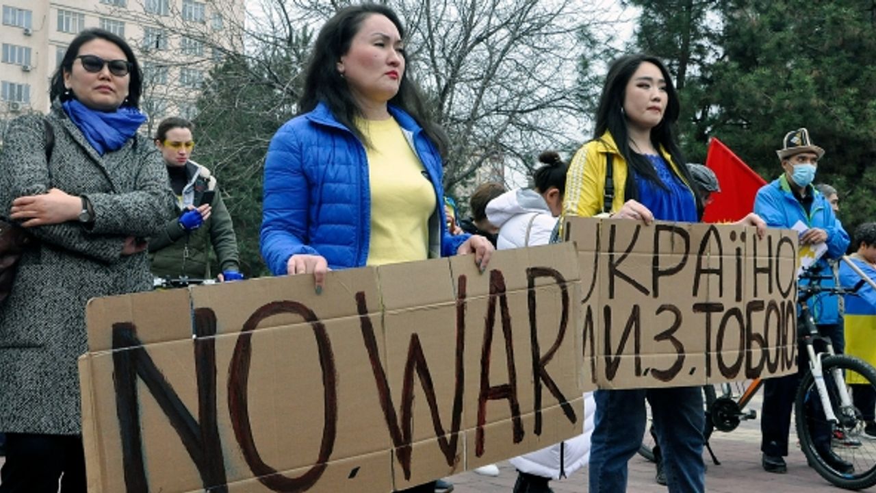 Kırgızistan'da Ukrayna'ya destek gösterisi düzenlendi