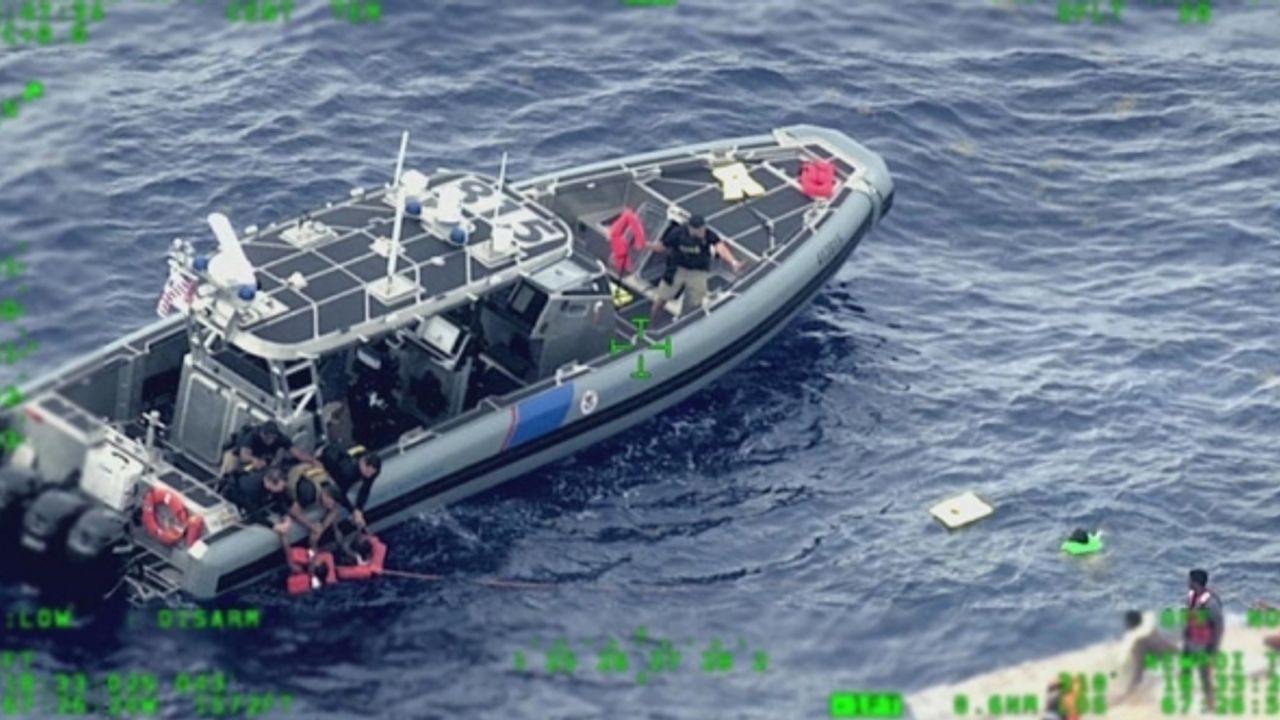 Göçmen teknesi battı: 11 ölü