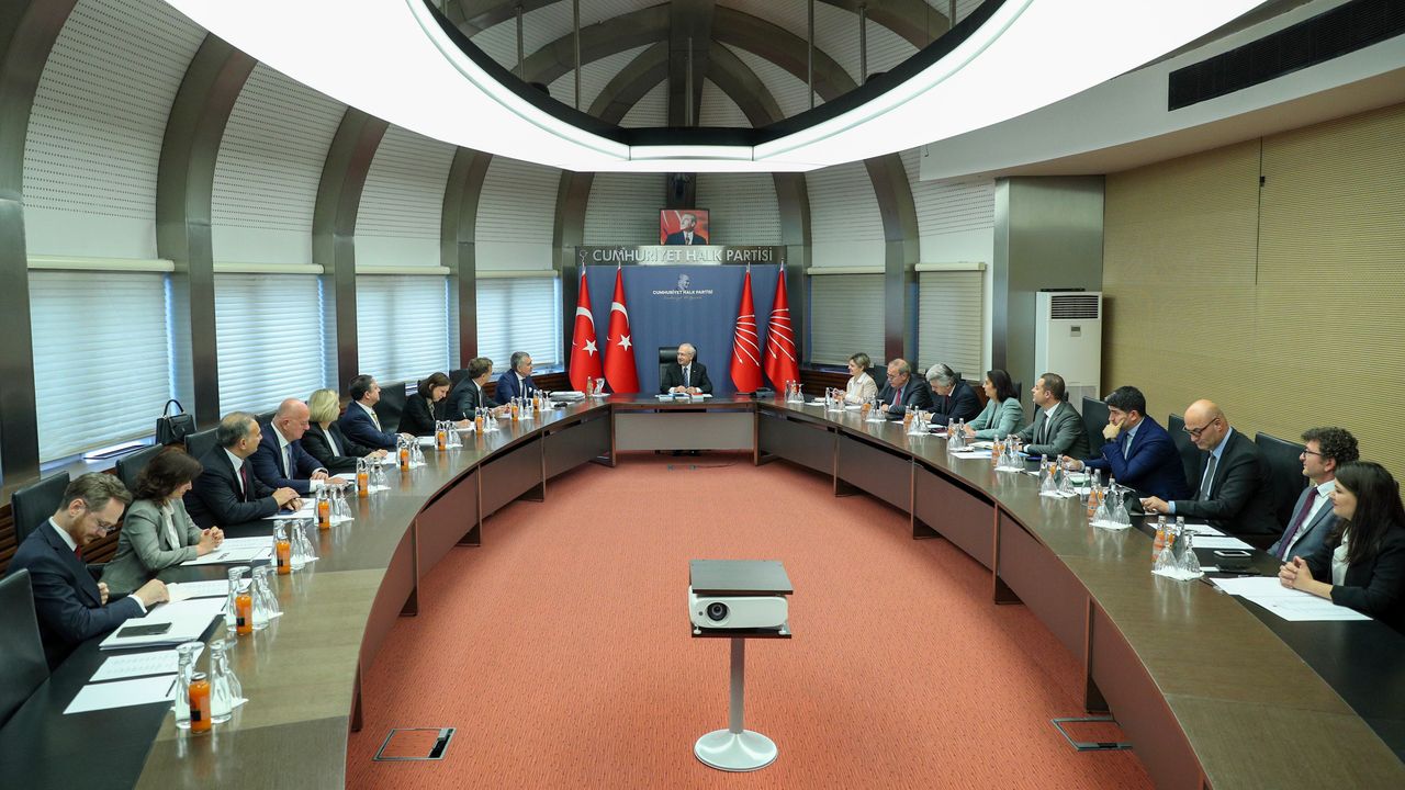 Kılıçdaroğlu, TÜSİAD yönetimiyle görüştü