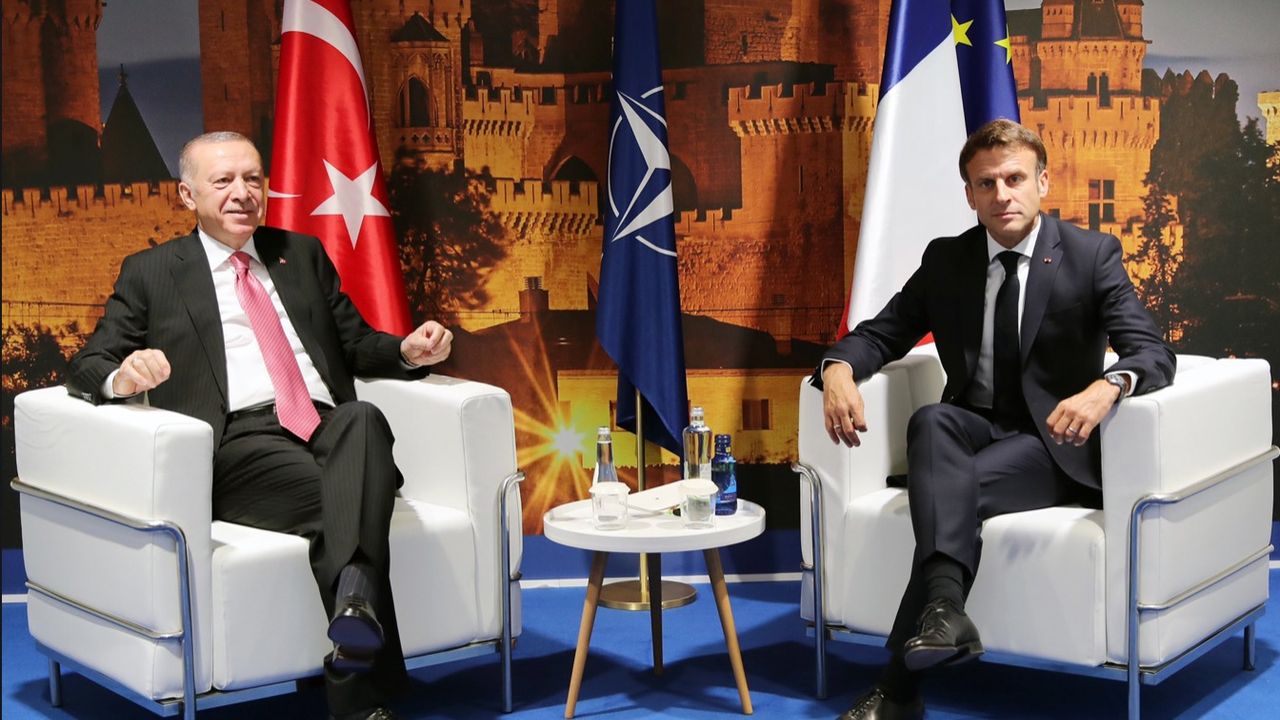 Erdoğan ile Macron görüştü