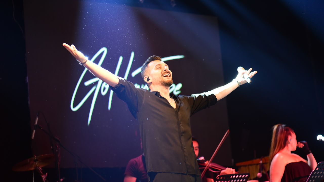 Ebru Gündeş’in albüm müjdesini Gökhan Tepe verdi