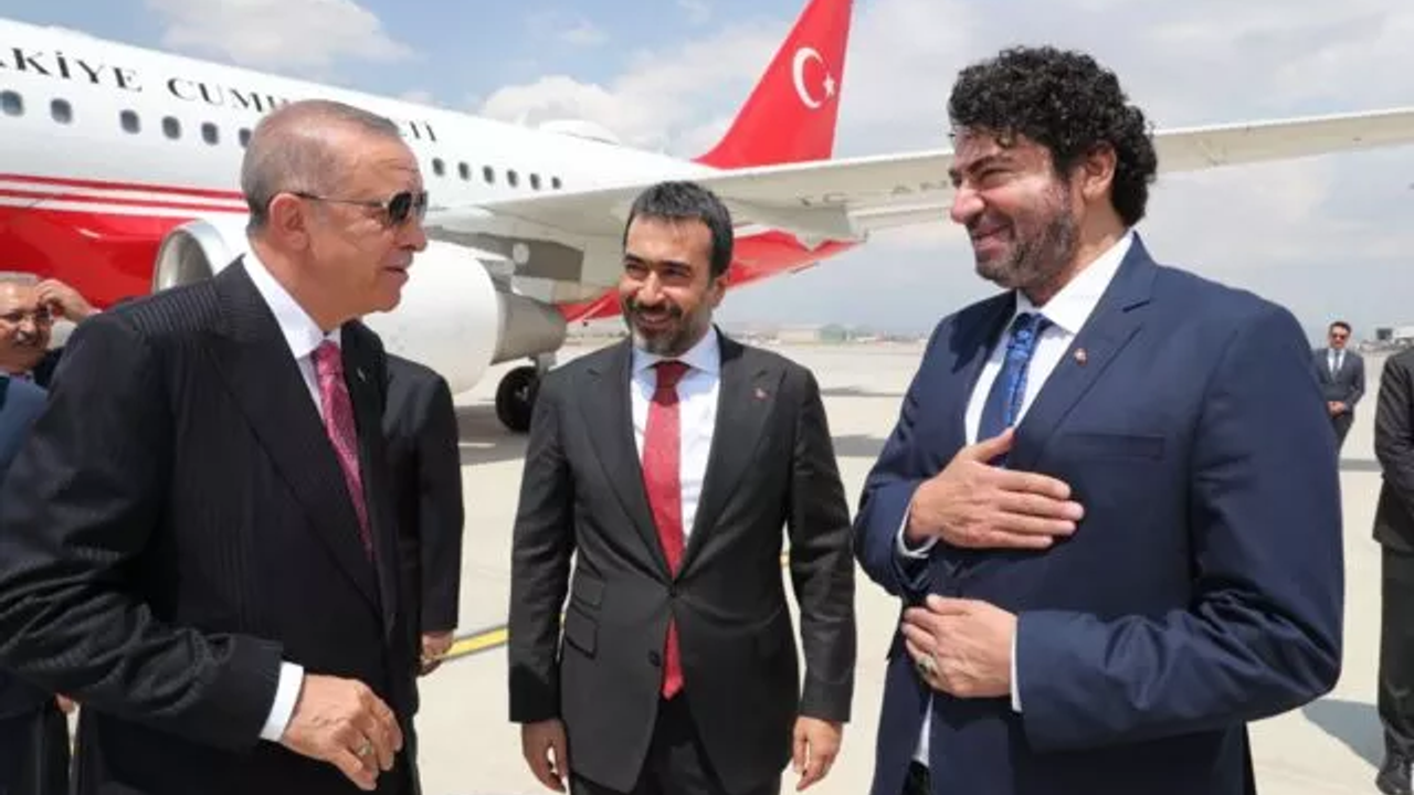 Erdoğan'ı havalimanında karşıladı