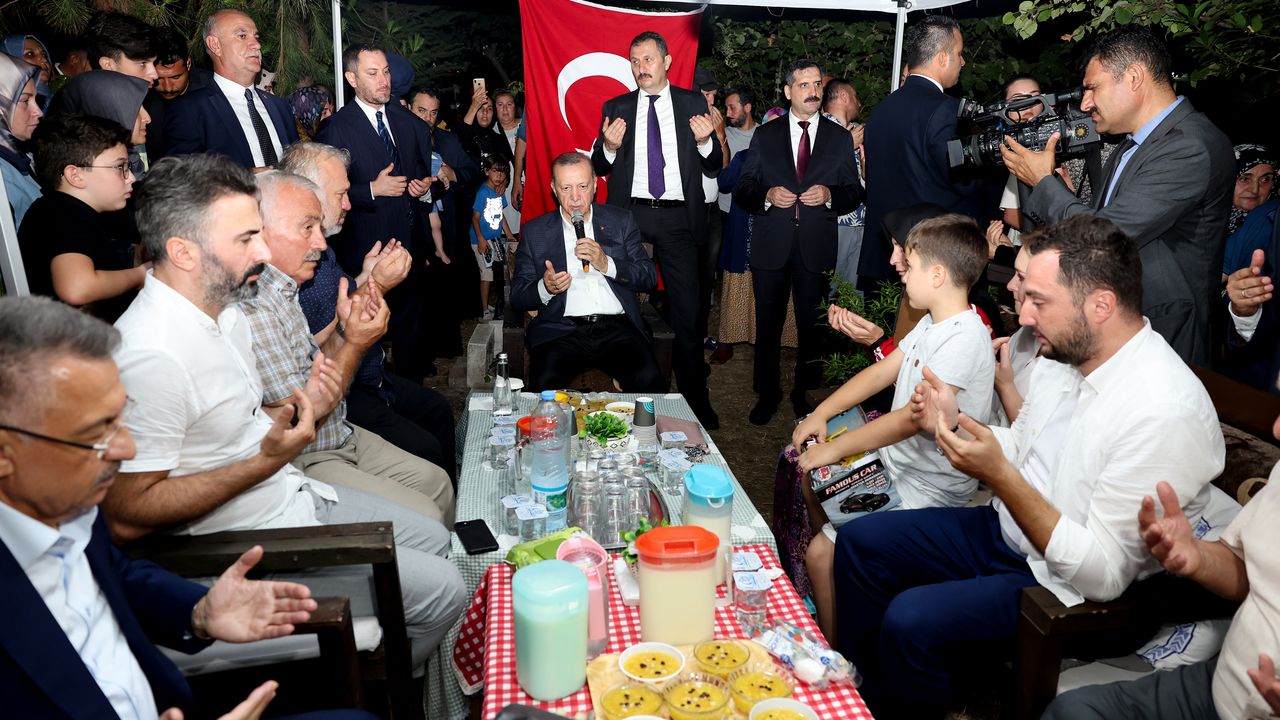 Erdoğan'dan şehit ailesine ziyaret