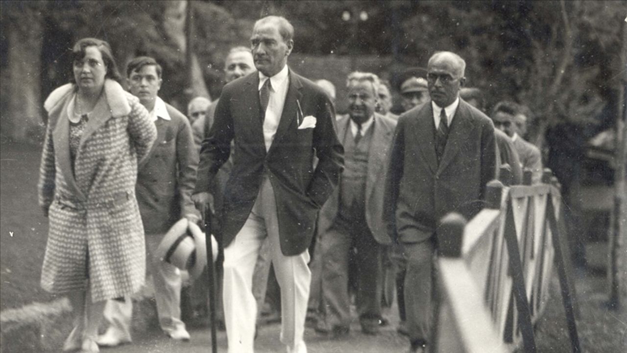 Gazi Mustafa Kemal Atatürk’ü şükranla anıyoruz