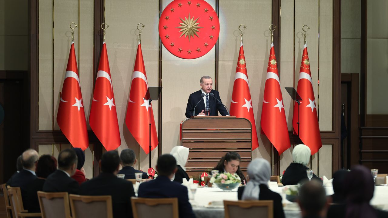 Cumhurbaşkanı Erdoğan: Öğretmenlerimiz bu kirli oyuna gelmedi