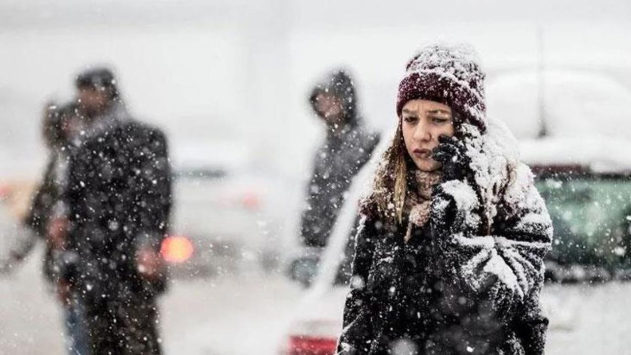 Adana'da eğitime kar engeli
