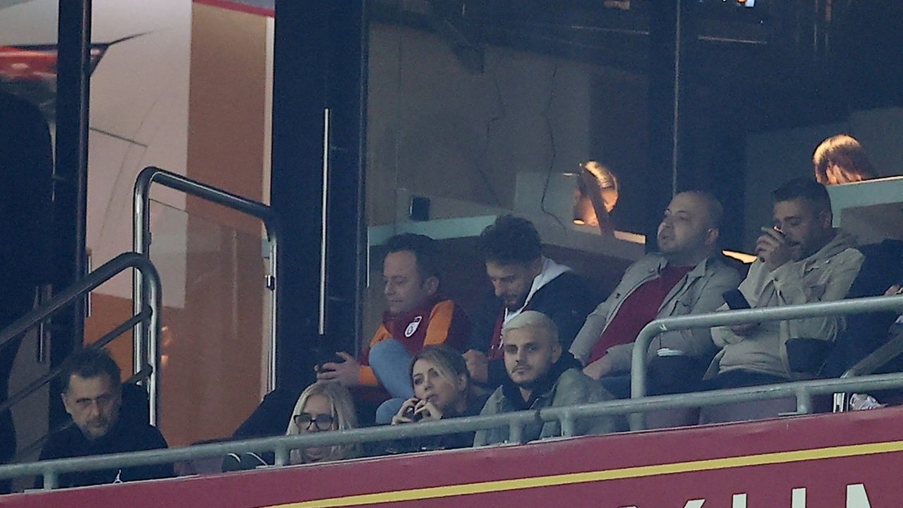 Mauro Icardi ile Wanda Nara, Ofspor maçını beraber izledi
