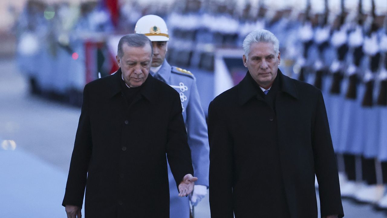 Erdoğan, Bermudez'i resmi törenle karşıladı