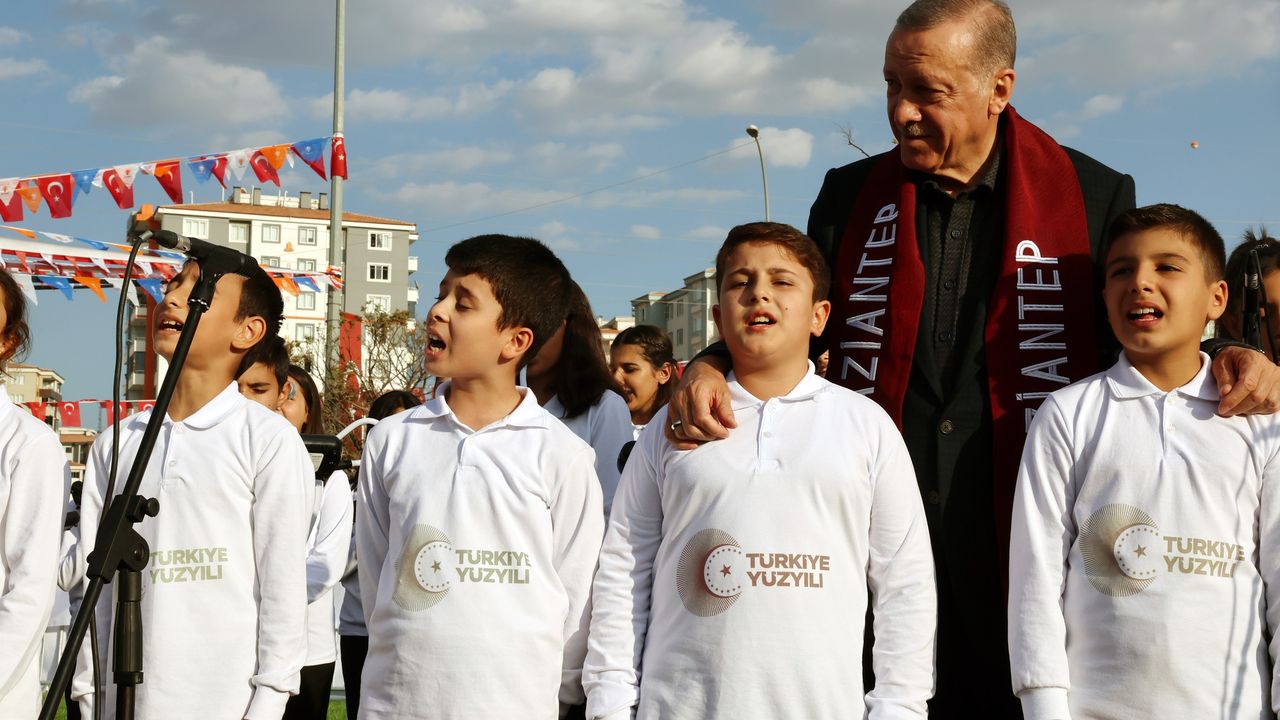 Erdoğan'a "Başlasın Türkiye Yüzyılı" sürprizi