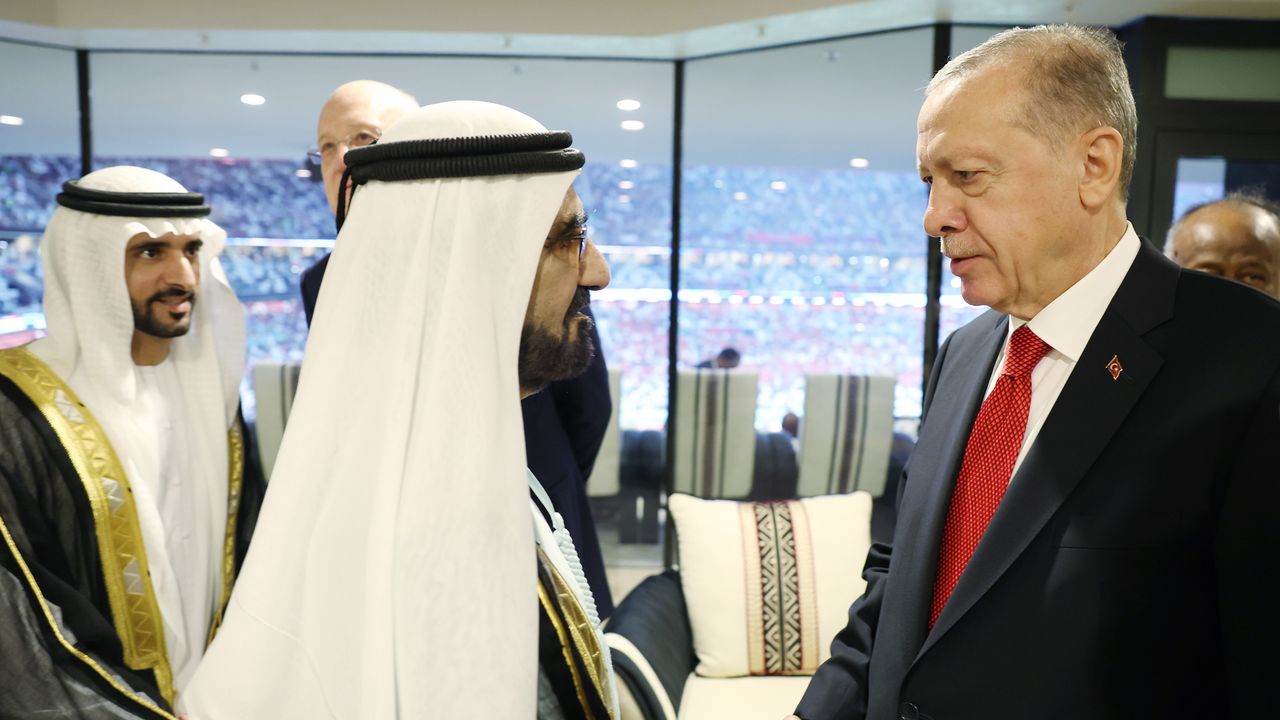 Erdoğan'dan Katar'da ayrıldı
