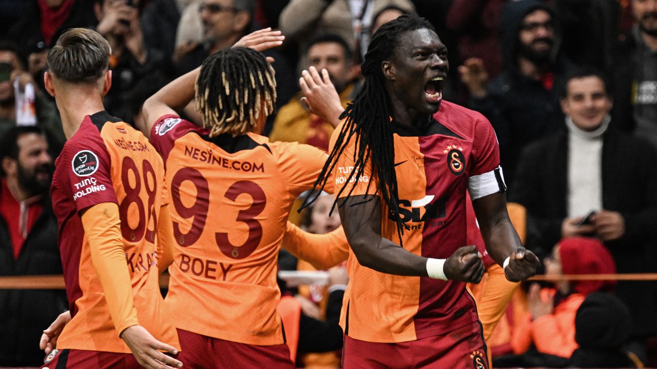 Galatasaray, 2022'yi lider tamamladı!