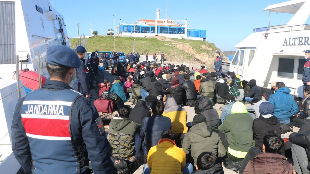 İzmir'de 442 düzensiz göçmen yakalandı!