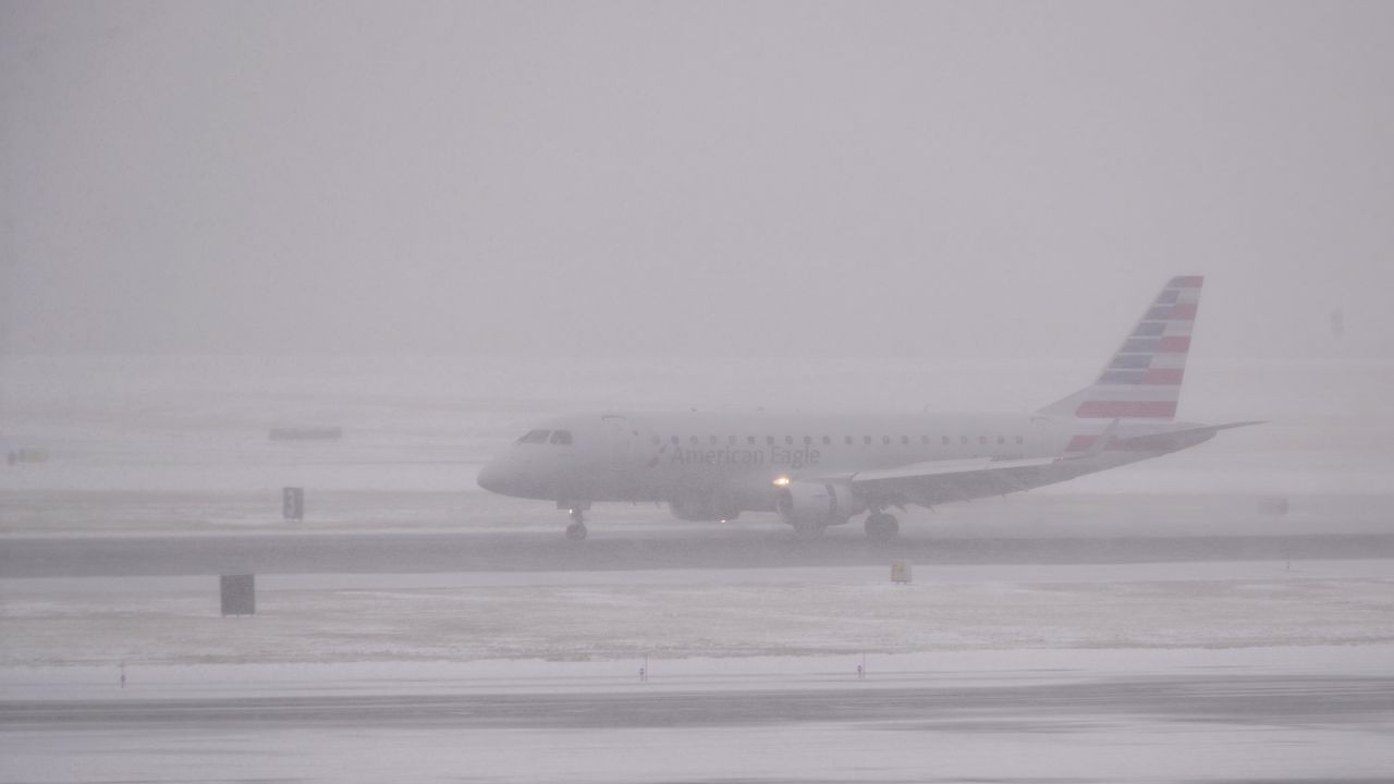 2 binden fazla uçuş kar nedeniyle iptal edildi