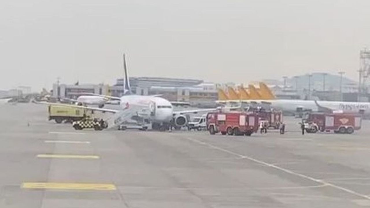 Yolcu uçağının lastiği patladı, yolcular tahliye edildi!