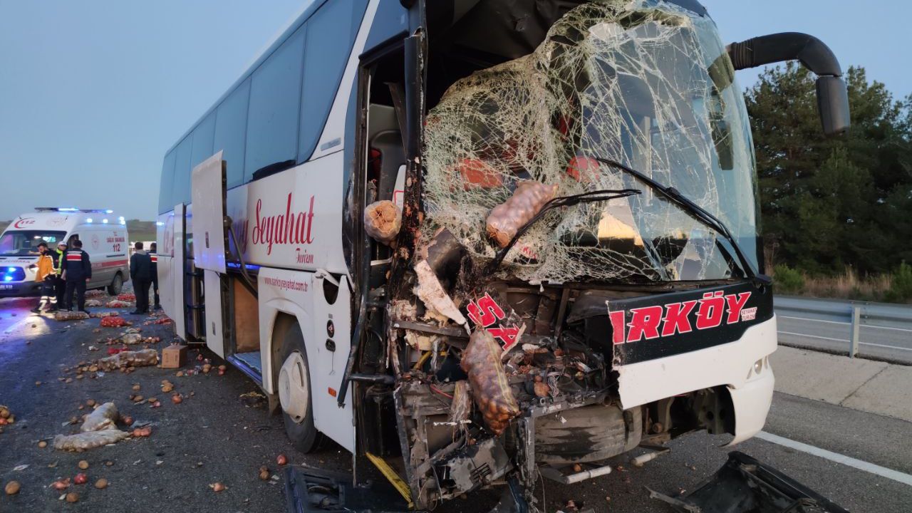 Tekirdağ'da feci kaza: Ölü ve yaralılar var