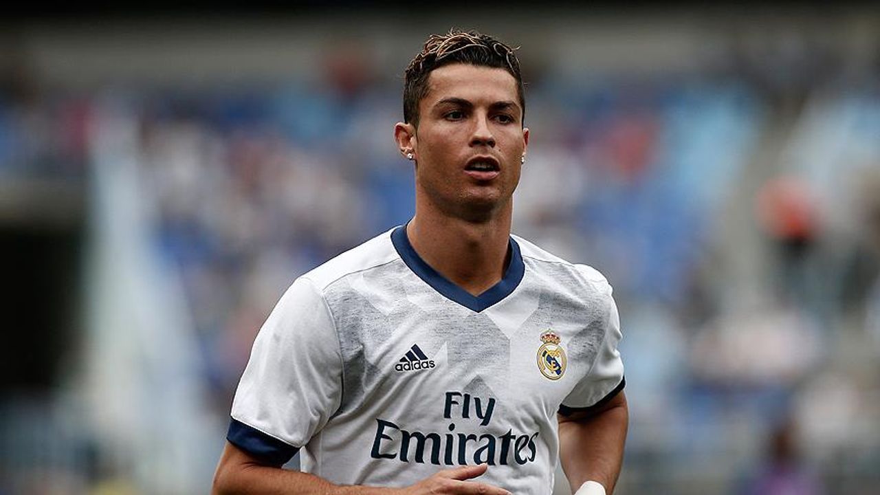 Ronaldo yıllık maaşı en yüksek sporcu olacak