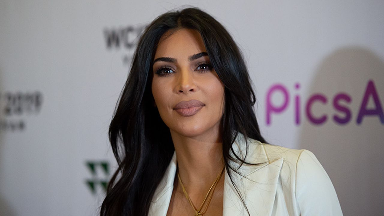 Harvard'da ders veren Kardashian'a tepki yağdı
