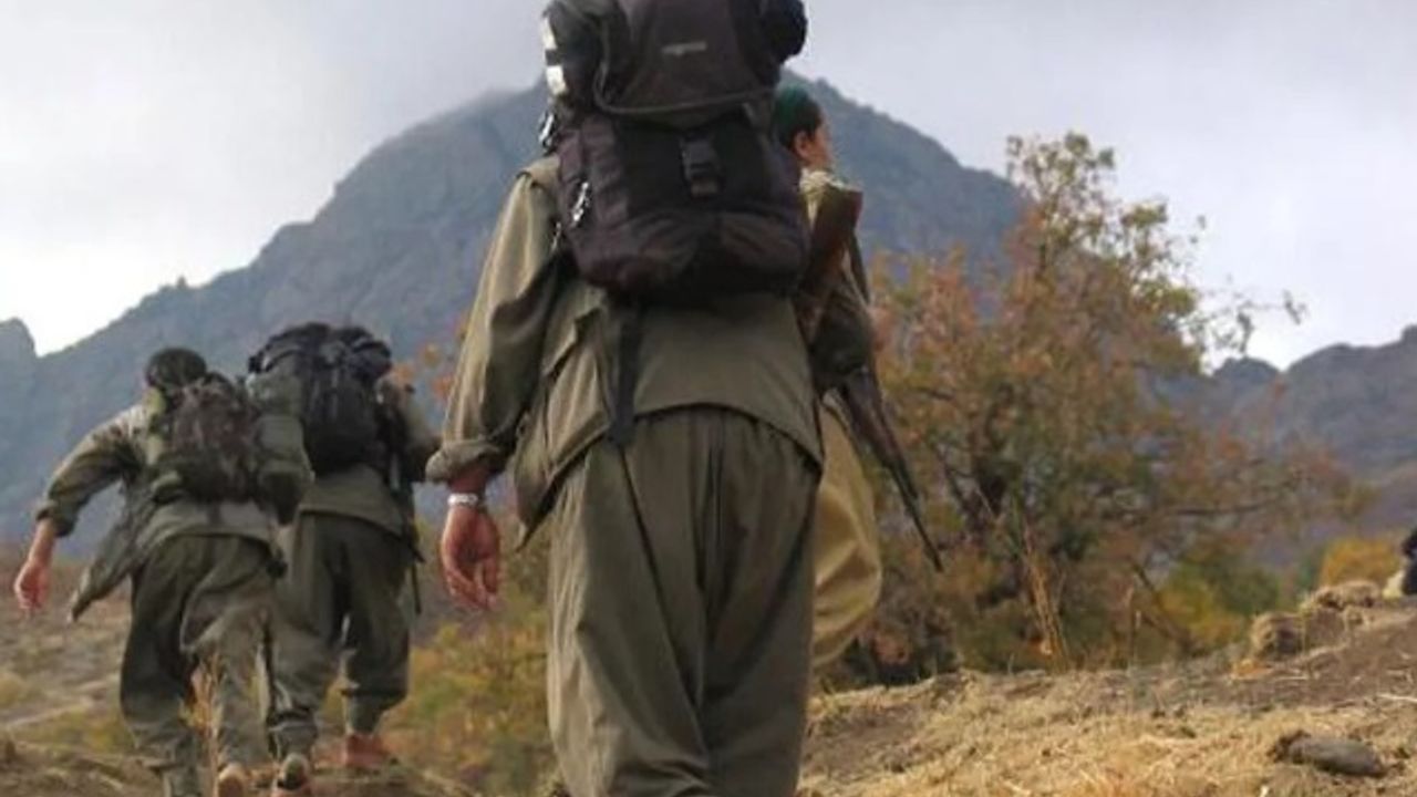 PKK'dan kaçan 4 terör örgütü mensubu teslim oldu