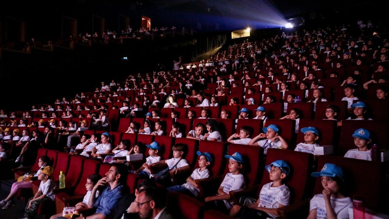Bakanlıktan sinema salonlarına 14,2 milyon destek