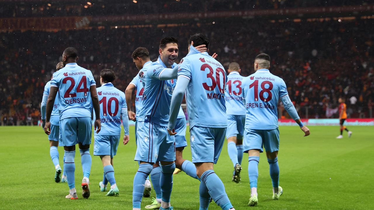 Trabzonspor'da 7 futbolcunun geleceği belli oldu