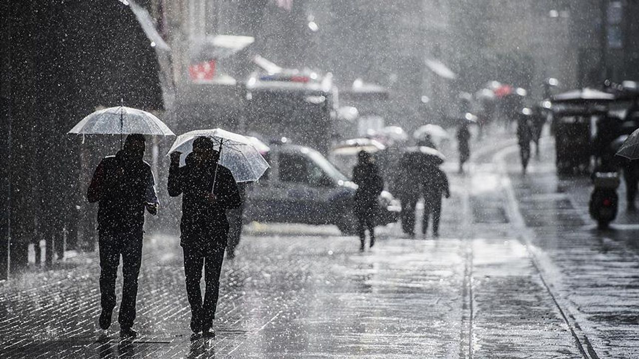 Dikkat: Türkiye geneli için yağış ve fırtına uyarısı!