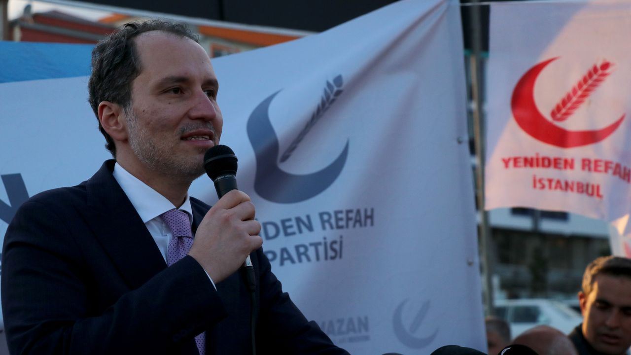 Fatih Erbakan: CHP'li belediye LGBT merkezi açıyor