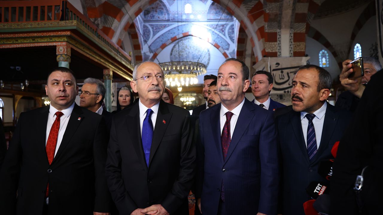 Kılıçdaroğlu Eski Cami'yi yakından inceledi!