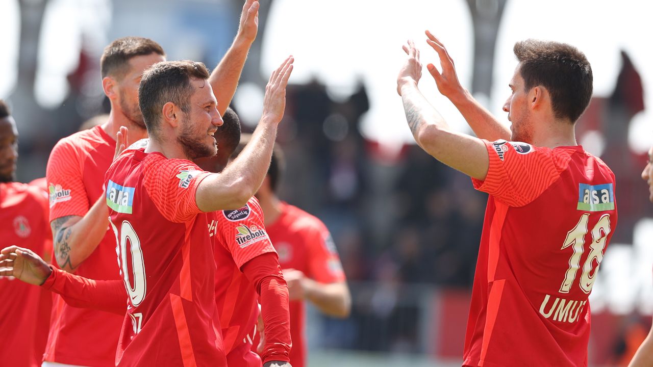 Ümraniyespor, Sivasspor’u 4-1’lik skorla mağlup etti
