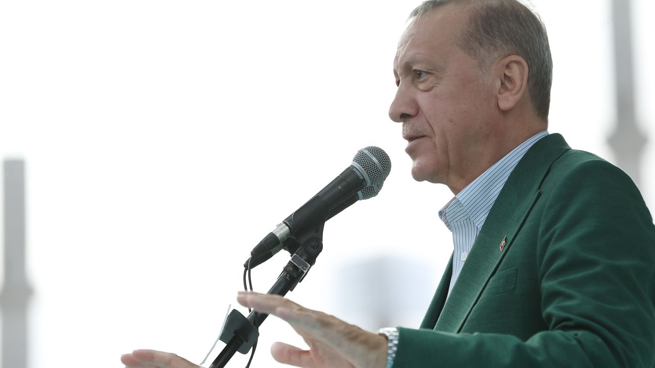 Cumhurbaşkanı Erdoğan: Kriz tellallarına kulak asmayın!