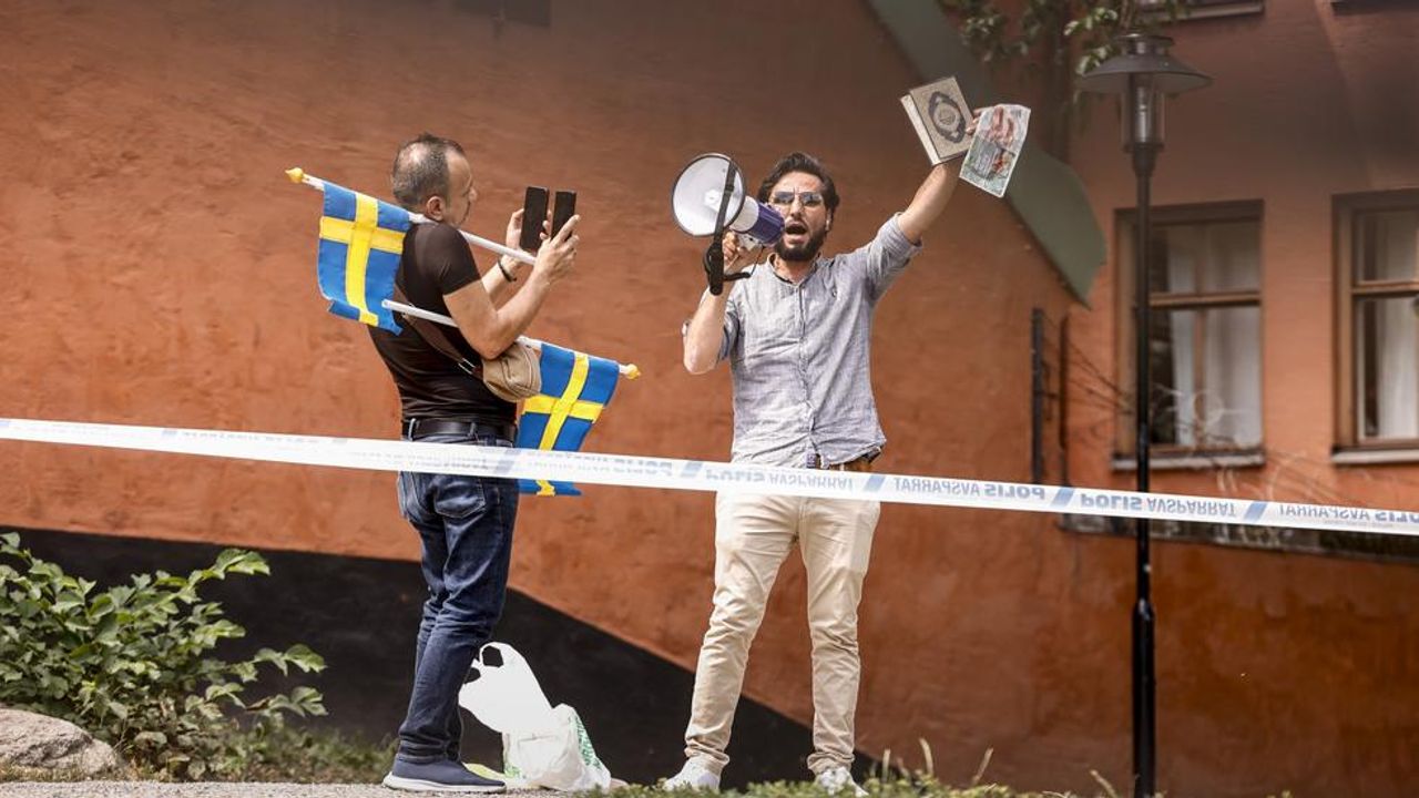 İsveç'te Kurban Bayramı'nda cami önünde Kur'an-ı Kerim yakıldı