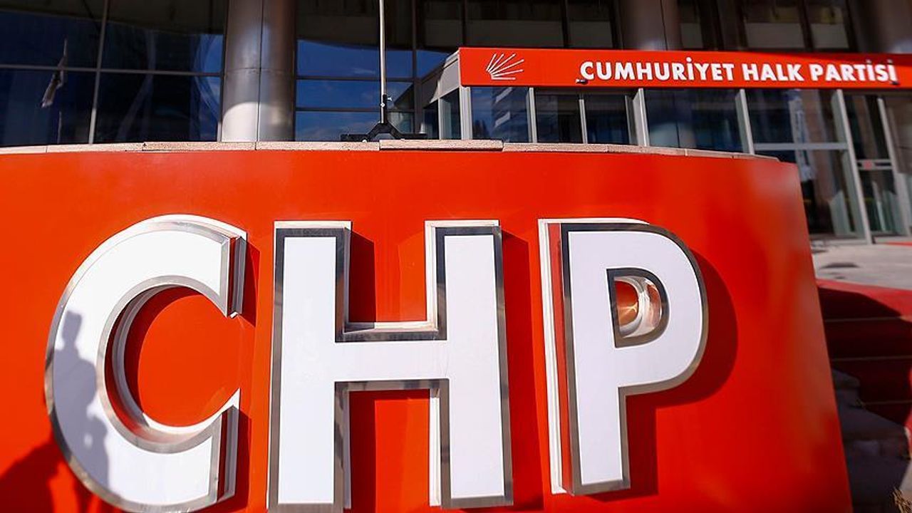 CHP’de istifa şoku: 9 meclis üyesi istifa etti