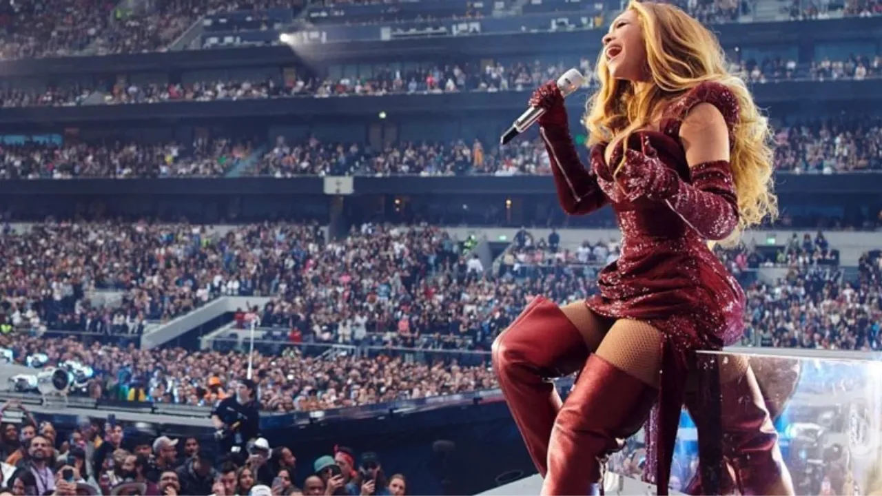 Beyonce sahne arkasından bile para kazanıyor!