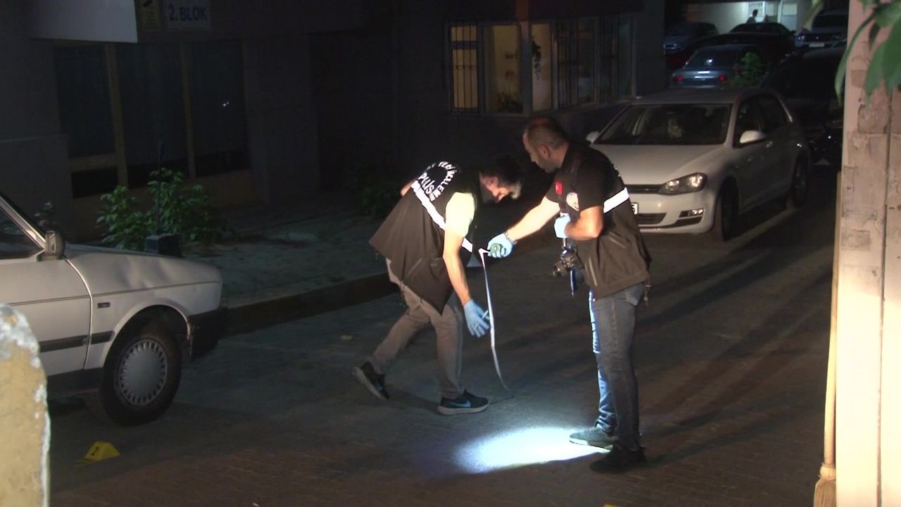 Kadıköy'de silahlı bıçaklı kavga