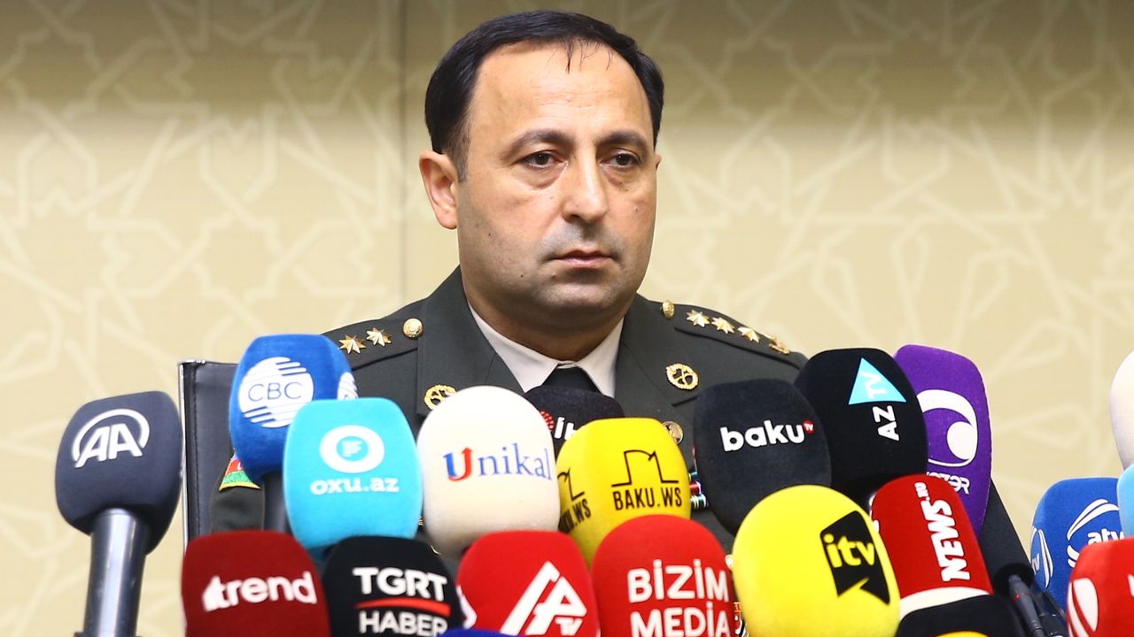 Savunma Bakanı: Ermenistan güçlerine ait kışla imha edildi