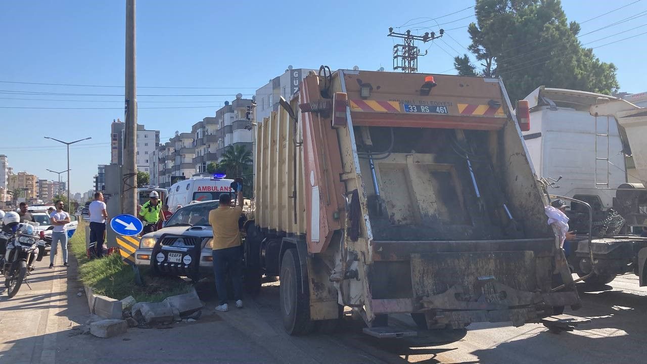 Mersin'de çöp kamyonu dehşeti: 4 kişi hayatını kaybetti