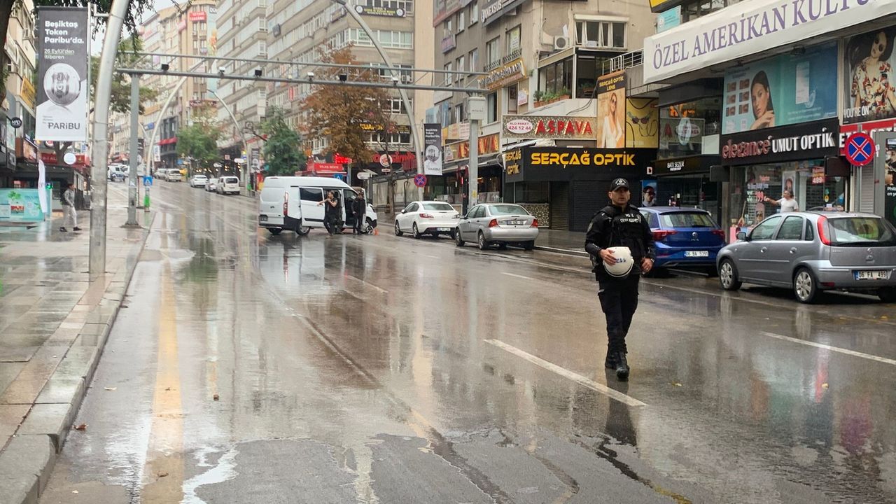 Ankara’da unutulan şüpheli çanta kontrollü şekilde patlatıldı