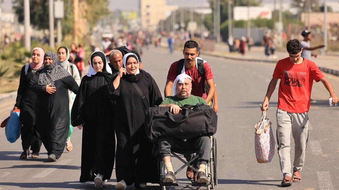 Binlerce Filistinli evlerini görmek içi yola çıktı!