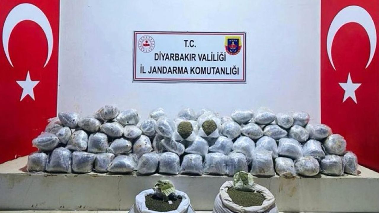 Diyarbakır'da kilolarca uyuşturucu ele geçirildi