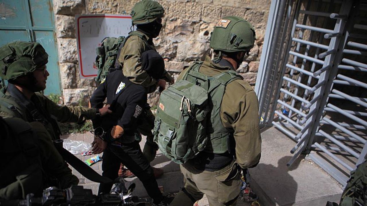 İsrail, 5 bin 730 Filistinliyi gözaltına aldı!