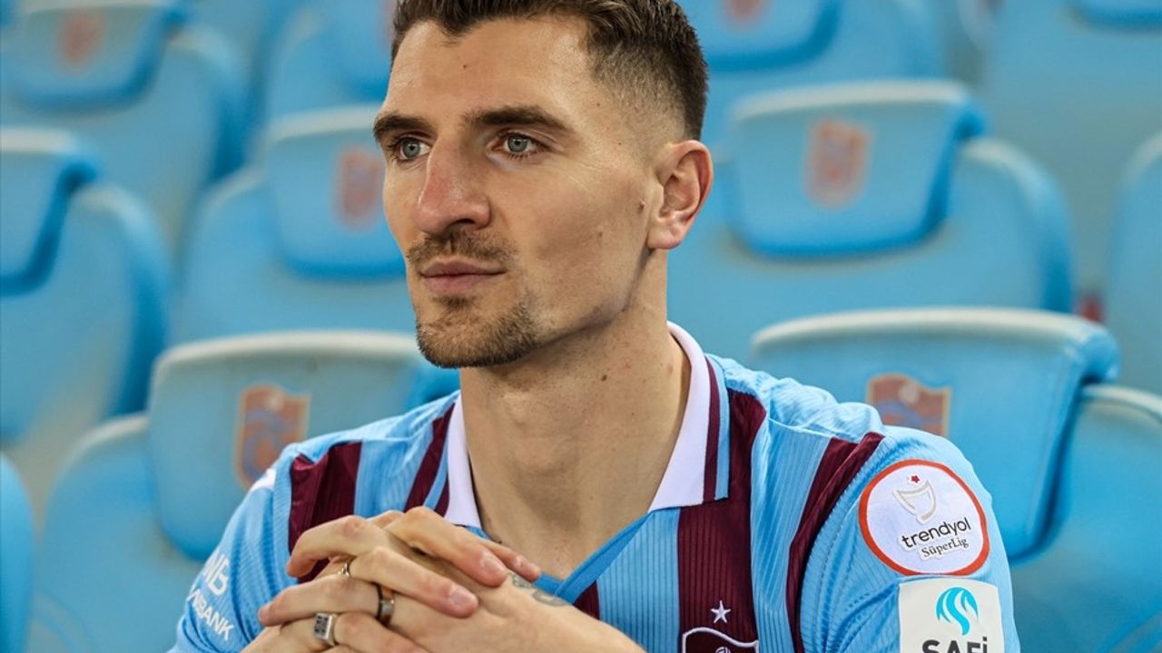 Trabzonspor, Thomas Meunier'i renklerine bağladı