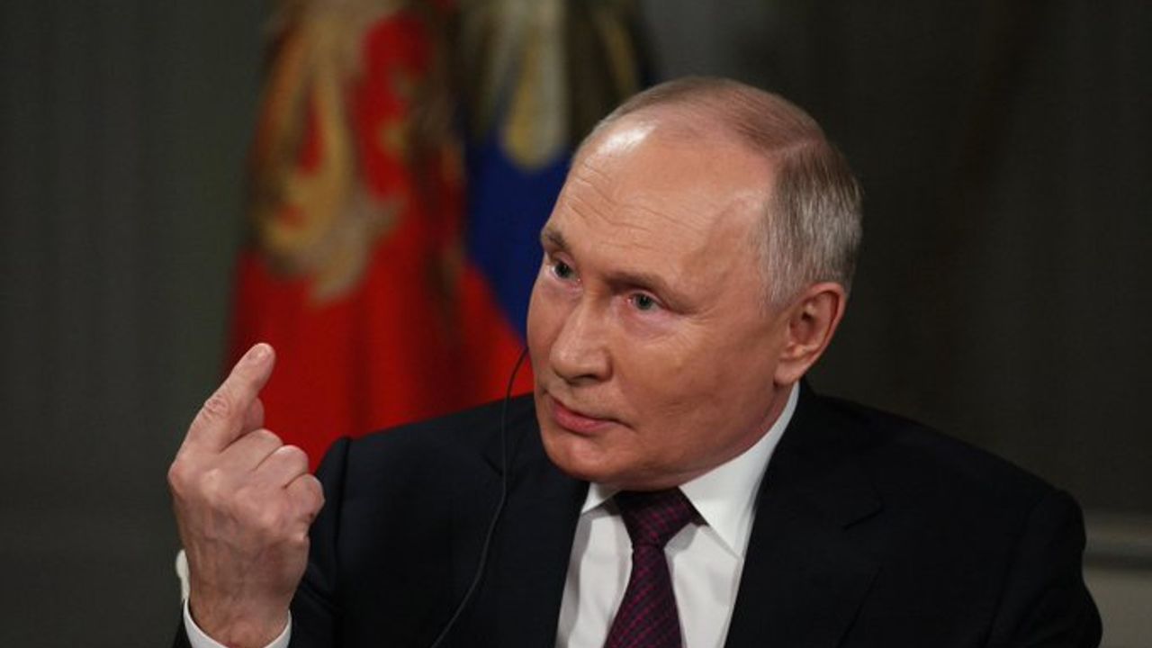 Putin: Ukrayna imza atmaya hazırdı, Johnson caydırdı