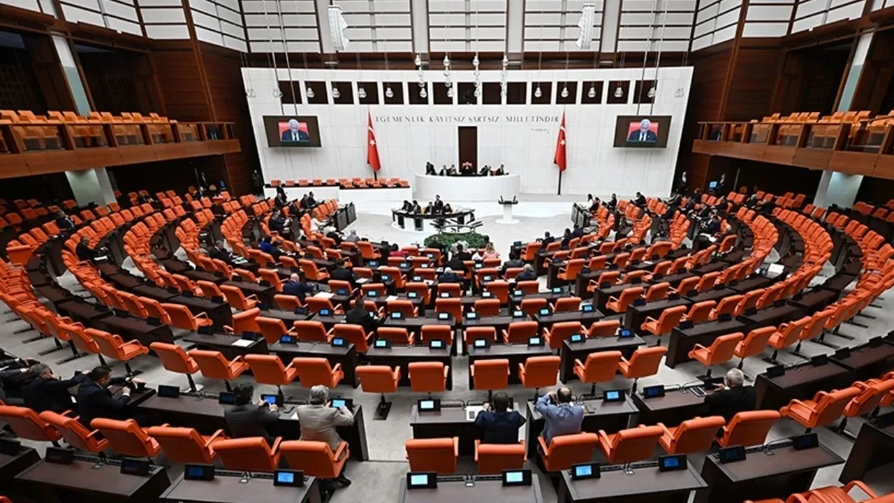 Meclis'te gözler yeni haftada: Emekli aylığı artışı ve yargı teklifleri masada