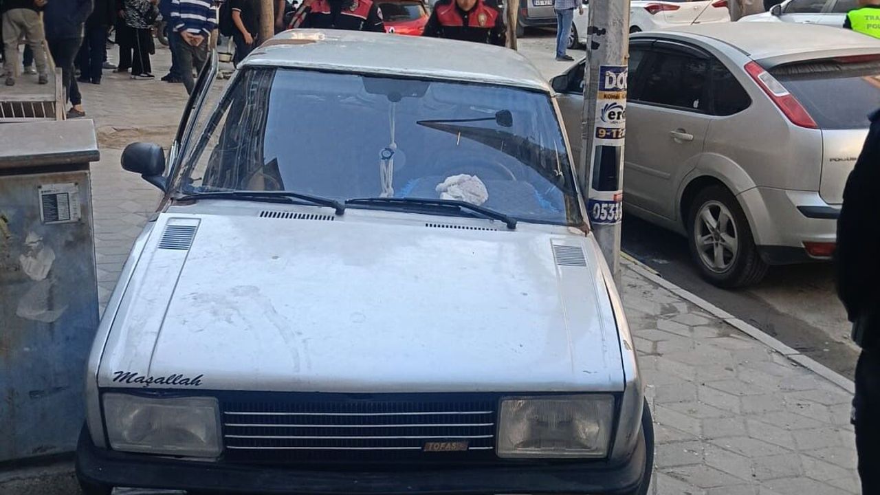Polisten kaçarken ters yöne girdi, kaldırımda sıkıştı