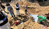 İsrail'in harabeye çevirdiği Şifa Hastanesinde toplu mezar bulundu
