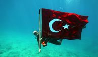 19 Mayıs ruhu Fethiye’de su altında yaşatıldı