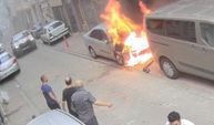 Kundaklanan otomobil alev alev yandı!