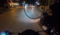 Otomobilin duvara çakıldığı anlar kask kamerasında