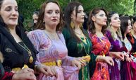 Şırnak'ta en uzun halay kuyruğu!