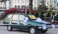 Cami inşasına destek için 44 yıllık otomobilini bağışladı